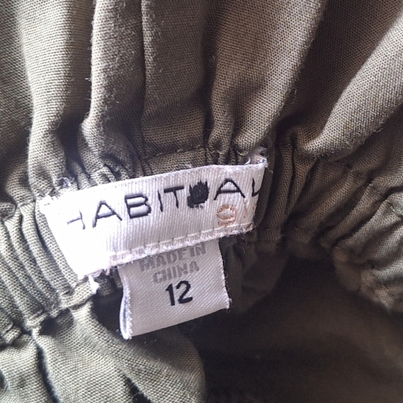 Habitual Girl Olive Green Elastic Side Pocket Waist Shorts Size 12 - Picture 3 of 4